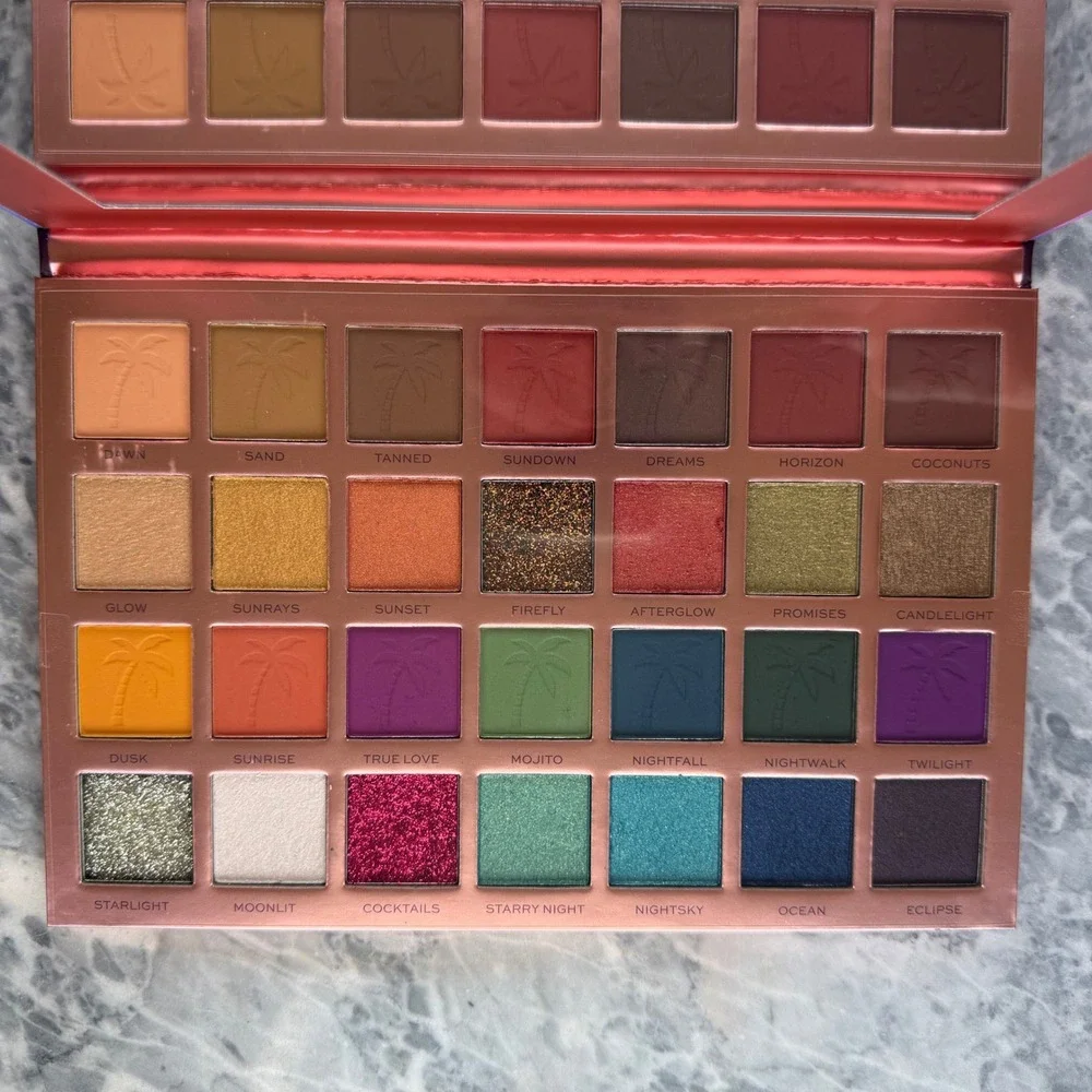 New Makeup Revolution London Tammi X Tropical Twilight Shadow Palette